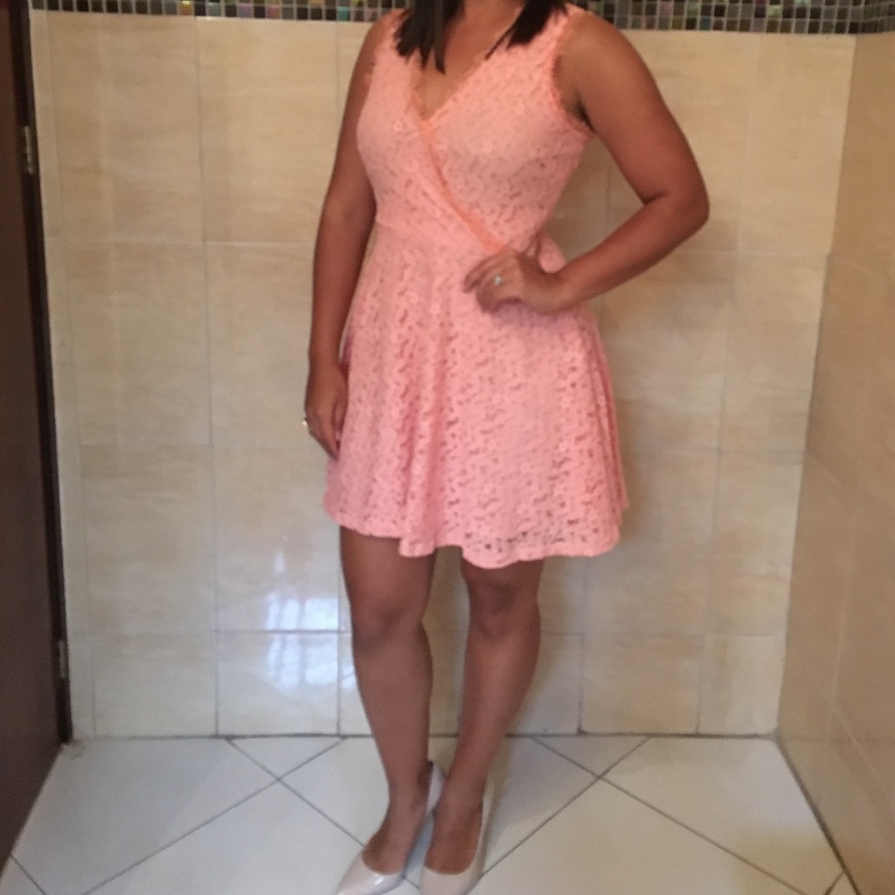 Sleevless short dress (used)